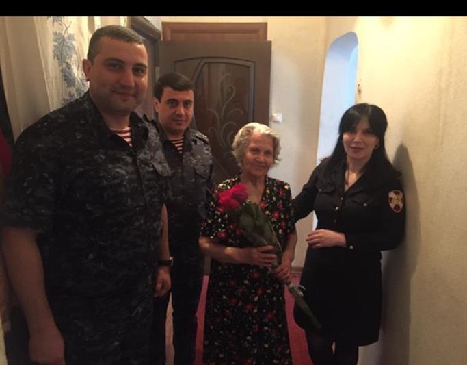 Дагестанские росгвардейцы поздравили ветеранов с Днем Победы 