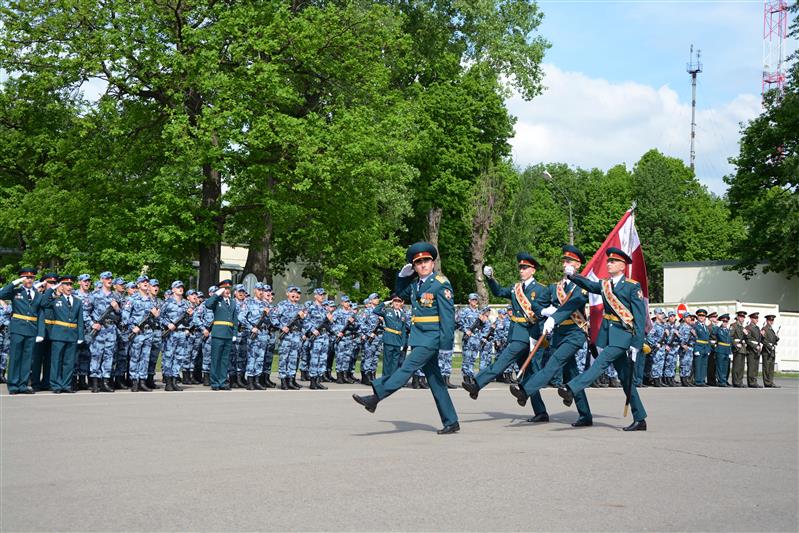 Учебному центру дивизии имени Дзержинского вручено Боевое знамя 