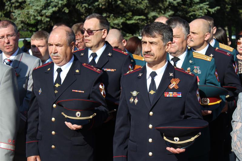Военнослужащие и сотрудники Росгвардии парадным маршем прошли по главной площади Саратова в ознаменование Дня Победы