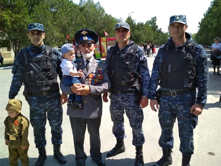 Более 500 росгвардейцев обеспечили безопасность во время празднования Дня Победы в Дагестане