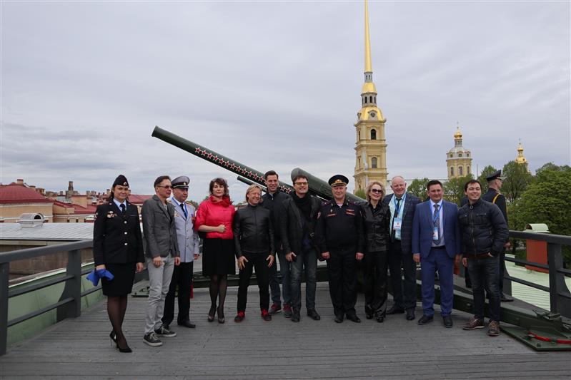 В Санкт-Петербурге военный оркестр Росгвардии принял участие в музыкальном сопровождении благотворительной акции «Милосердие белых ночей»