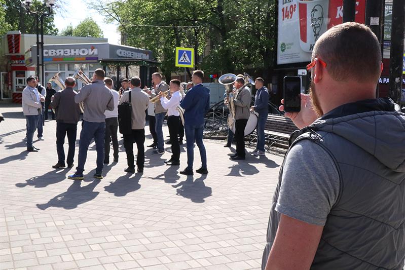В Пятигорске прошел флешмоб Росгвардии, посвященный Дню Победы (фото, видео)