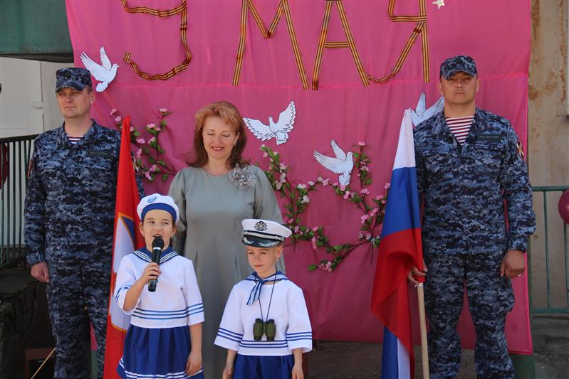 Представитель Росгвардии принял детский парад Победы в Севастополе