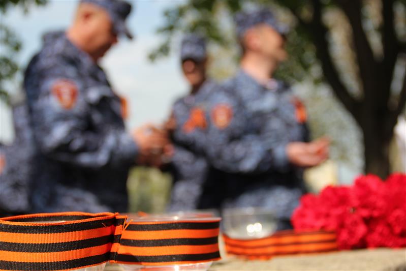 Сотрудники Росгвардии организовали и провели в Севастополе акцию «Свеча памяти»