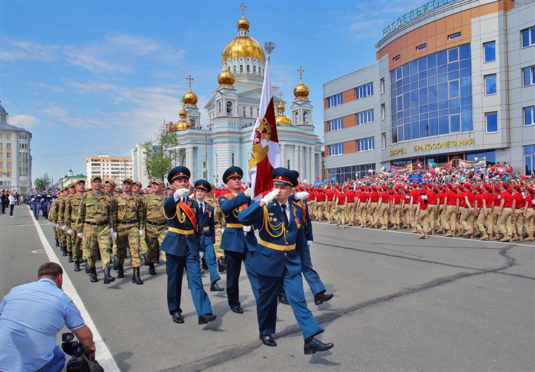В Приволжье подразделения Росгвардии приняли участие в парадах и праздничных шествиях в честь 74-й годовщины Победы (фото)