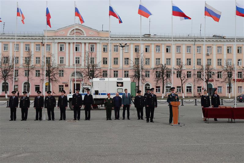 Росгвардейцев наградили на общегородском гарнизонном разводе правоохранительных органов города Йошкар-Олы