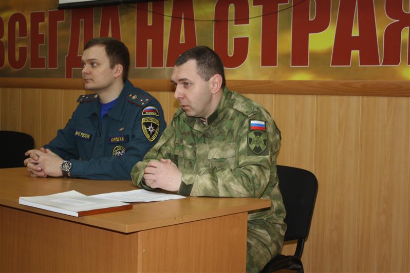 Мурманские омоновцы отработали действия при пожаре 