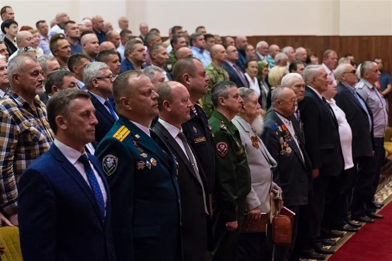Росгвардия поздравила воронежских ветеранов войск правопорядка со столетием воинской части (видео)