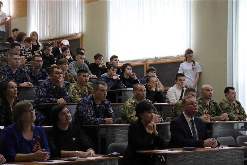 Росгвардейцы Марий Эл написали «Диктант Победы» 
