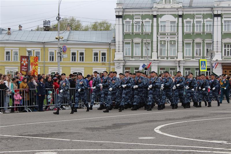 Сотрудники и военнослужащие Росгвардии приняли участие в параде Победы и шествии «Бессмертного полка» в Вологде