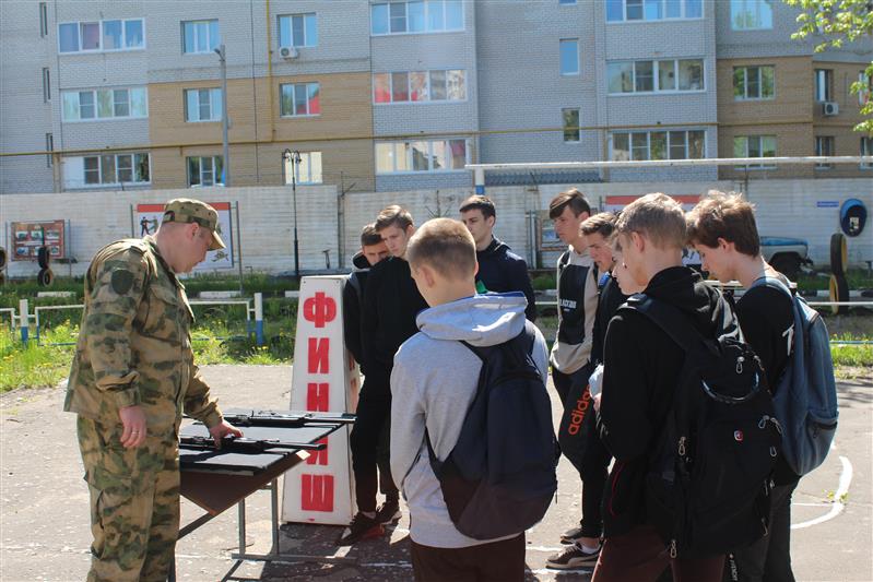 Владимирские росгвардейцы провели патриотическое мероприятие для студентов