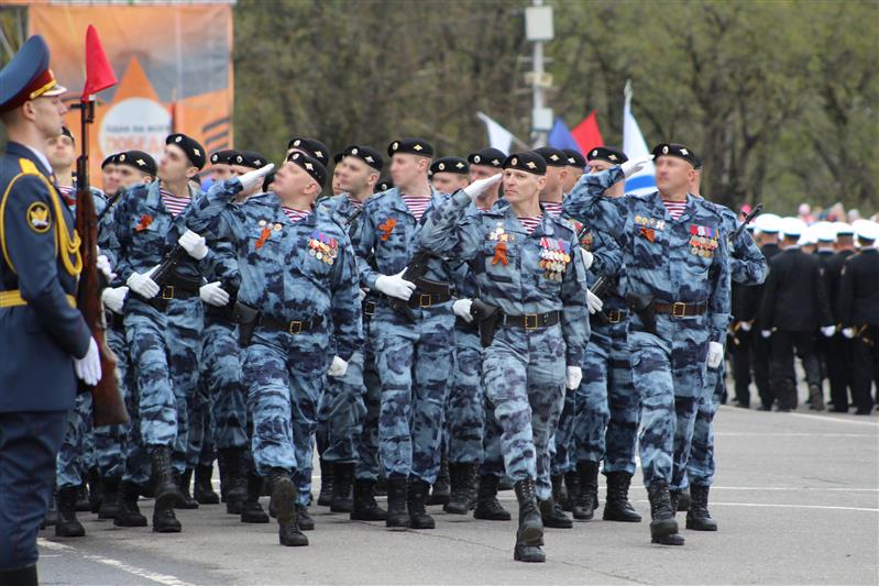 Сотрудники и военнослужащие Росгвардии приняли участие в параде Победы и шествии «Бессмертного полка» в Вологде