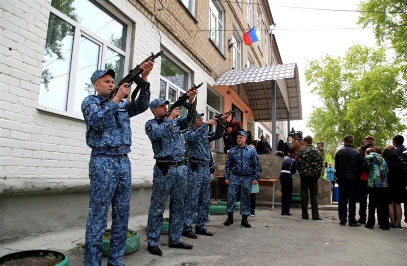 В Челябинской области открыта мемориальная доска офицеру войск правопорядка, погибшему при исполнении воинского долга