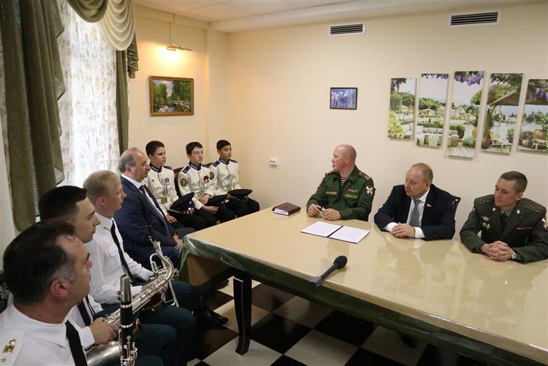 Росгвардия взяла шефство над музыкальным кадетским корпусом Северо-Кавказского государственного института искусств (видео)