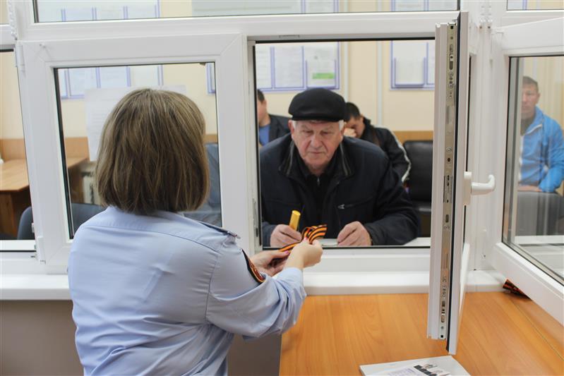 Псковские росгвардейцы подключились к всероссийской акции «Георгиевская лента»