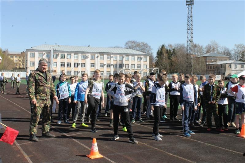 Офицер-наставник подшефного кадетского класса Управления Росгвардии по Вологодской области рассказал ребятам о легендарном оружейнике Михаиле Калашникове