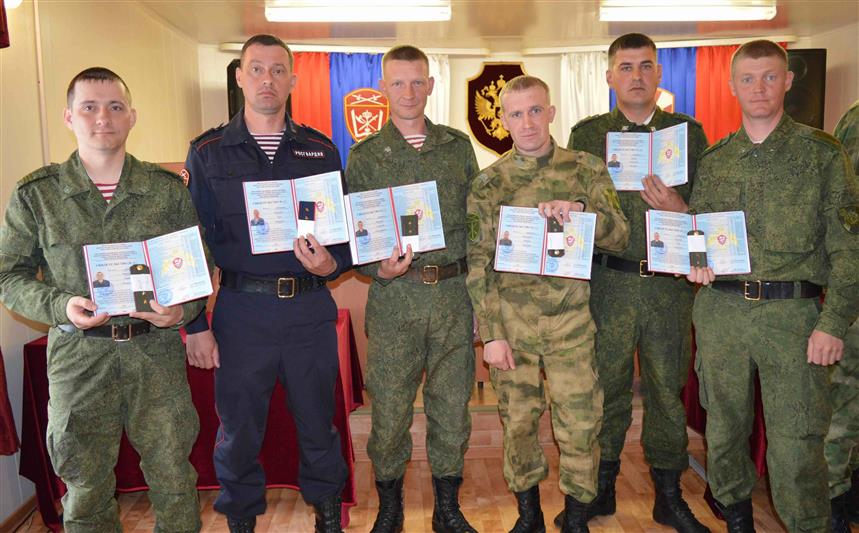 69 кинологов Росгвардии завершили профильное обучение в Тюмени