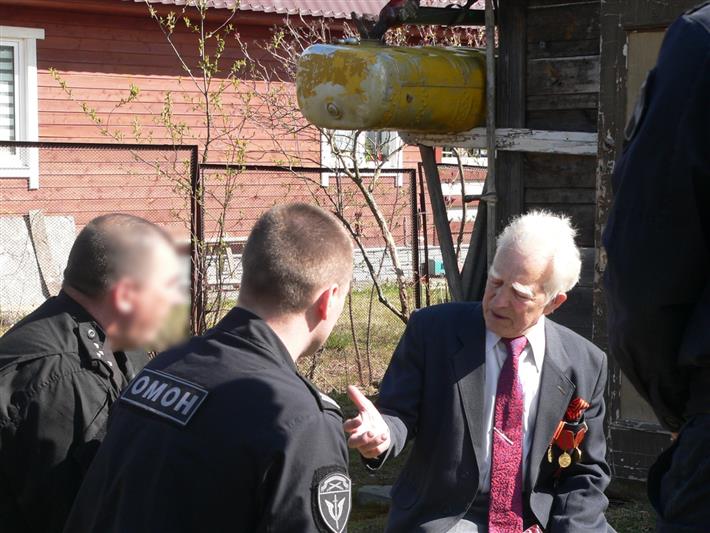 Сотрудники карельского ОМОН навестили ветерана 