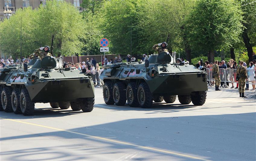 Военнослужащие калачевского соединения Росгвардии приняли участие в генеральной репетиции парада Победы в Волгограде