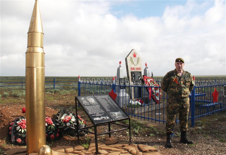 Калмыцкие и астраханские росгвардейцы поучаствовали в автопробеге «Вахта Памяти. Сыны Великой Победы»