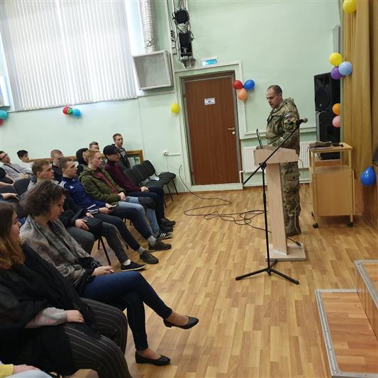 Сотрудники Росгвардии встретились с учащимися мурманского строительного колледжа