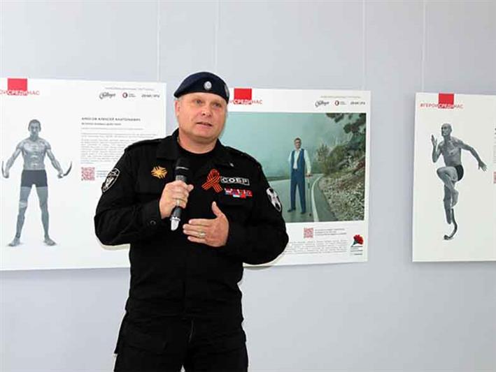 В Кузбассе представители Росгвардии приняли участие в открытии фотопроекта «Герои России, какими их не видел никто»