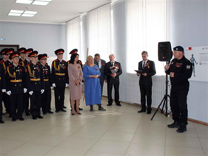В Кузбассе представители Росгвардии приняли участие в открытии фотопроекта «Герои России, какими их не видел никто»