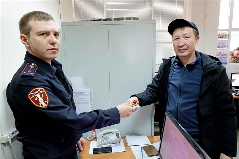 Росгвардейцы Якутии участвуют во всероссийской акции «Георгиевская лента» 