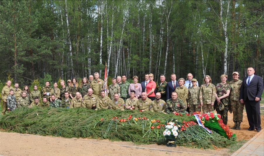 Боец московского ОМОН на транспорте организовал захоронение 125 красноармейцев, погибших в годы Великой Отечественной войны