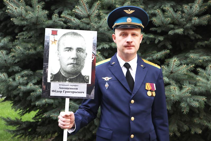 Офицер ростовского авиационного полка Росгвардии рассказал о своем прадеде-герое в прямом эфире федерального телеканала (видео)