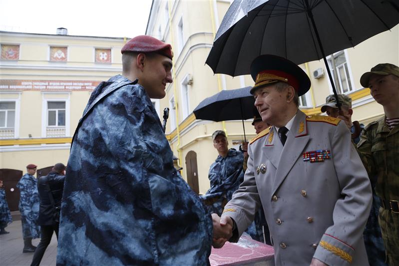 В управлении Северо-Западного округа Росгвардии прошло чествование парадного расчета (видео)