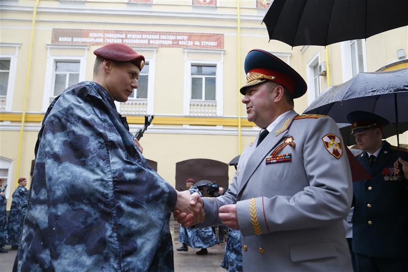 В управлении Северо-Западного округа Росгвардии прошло чествование парадного расчета (видео)