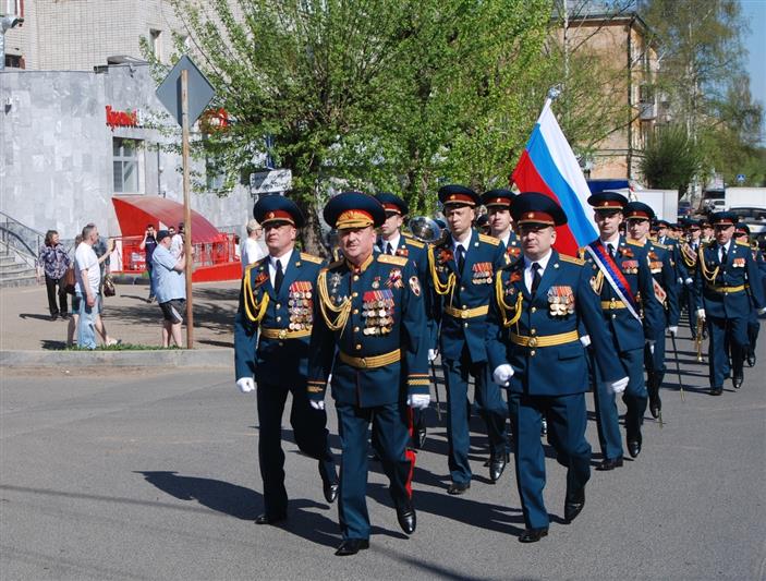 В Кирове военнослужащие Росгвардии приняли участие во всероссийской акции «Мелодии Победы»