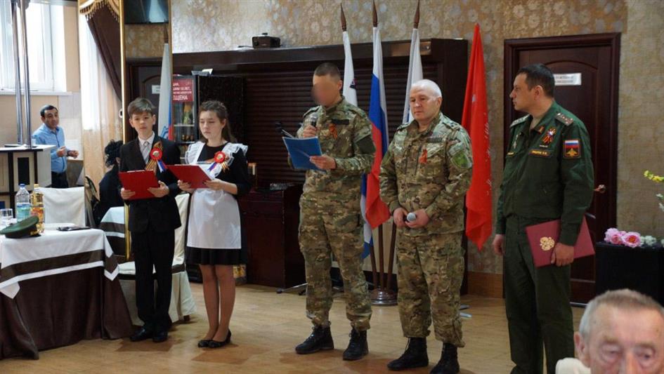 В рамках патриотического проекта «Нам есть чем гордиться» сотрудники камчатского СОБР поздравили ветеранов-фронтовиков с Днем Победы