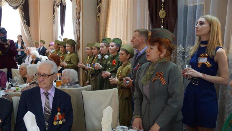 В рамках патриотического проекта «Нам есть чем гордиться» сотрудники камчатского СОБР поздравили ветеранов-фронтовиков с Днем Победы