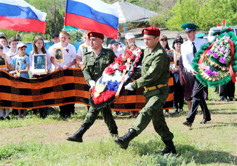Военнослужащие и ветераны Росгвардии провели памятное мероприятие на малой родине дважды Героя Советского Союза Ивана Фесина (видео)