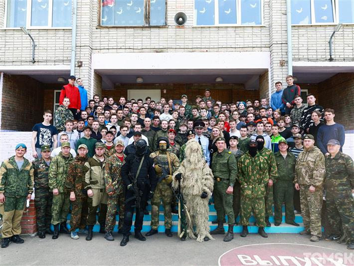 Росгвардейцы провели для томских старшеклассников военно-патриотическое занятие
