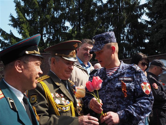 В преддверии Дня Победы семьи росгвардейцев посетили музей-заповедник «Прохоровское поле»