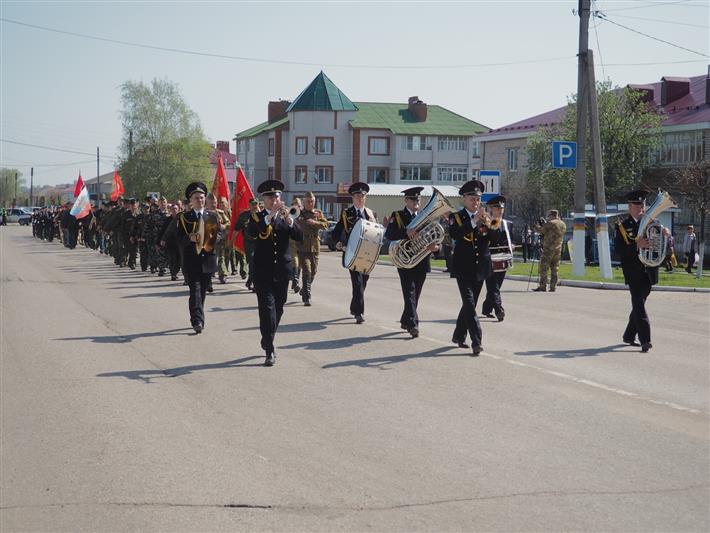 В Чувашии открыли памятник воину правопорядка Герою России Олегу Долгову