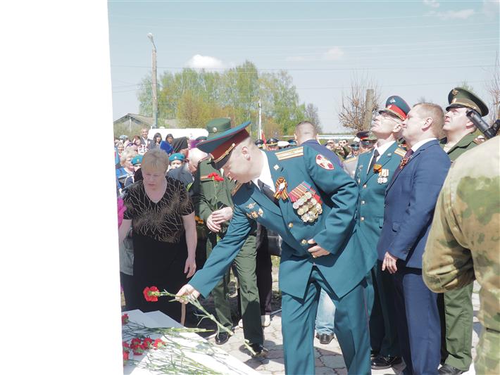В Чувашии открыли памятник воину правопорядка Герою России Олегу Долгову