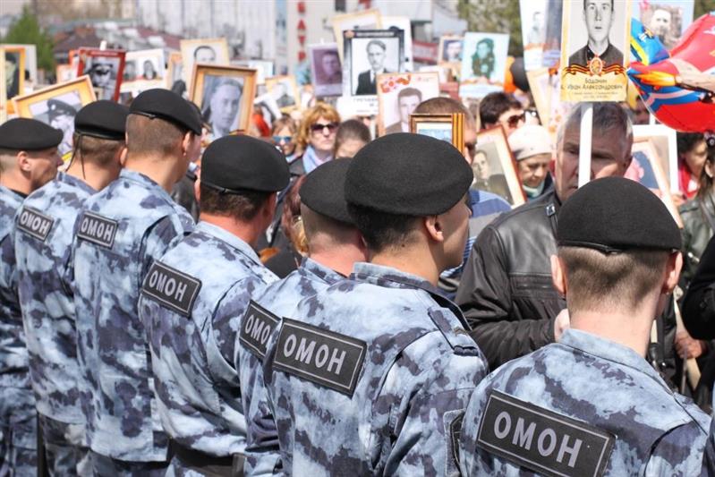 Военнослужащие и сотрудники Восточного округа Росгвардии приняли участие в парадах в ознаменование Дня Победы и шествиях «Бессмертного полка»