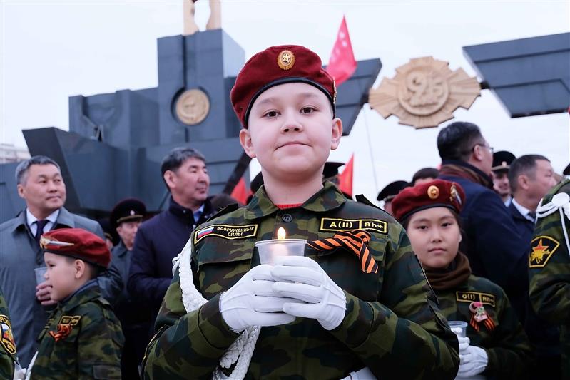 В Якутске личный состав территориального органа Росгвардии принял участие во всероссийской акции «Свеча памяти»