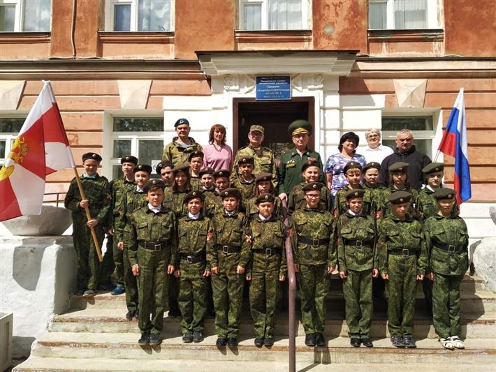 В Свердловской области председатель ветеранской организации Уральского округа Росгвардии встретился с кадетами 