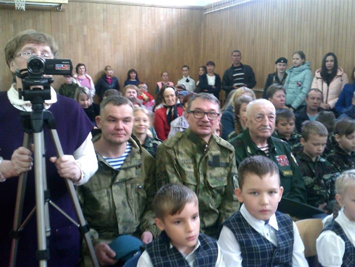 В Свердловской области председатель ветеранской организации Уральского округа Росгвардии встретился с кадетами