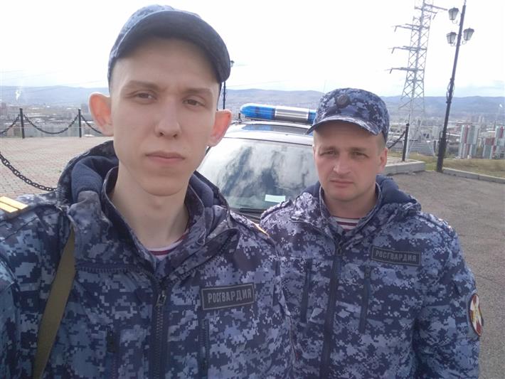 Сотрудники Росгвардии предотвратили распространение пожара в Красноярске