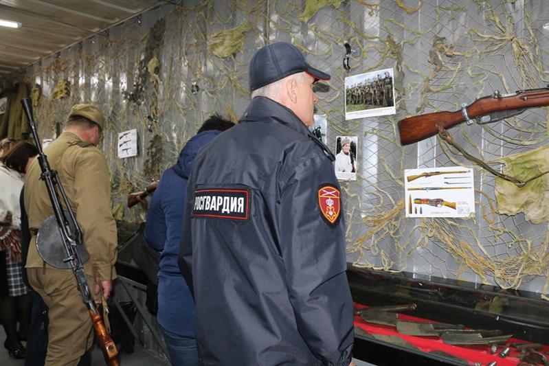 Амурские росгвардейцы приняли участие в открытии выставки передвижного музея «МотоПатриот» 