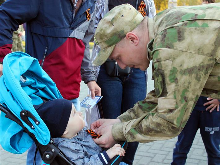 Росгвардейцы Республики Алтай продолжают всероссийскую патриотическую акцию «Георгиевская лента»