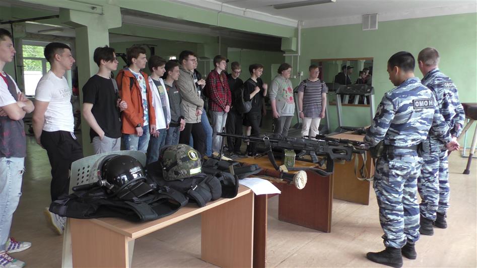 Ижевский ОМОН открыл свои двери для школьников