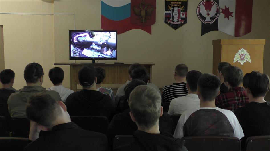 Ижевский ОМОН открыл свои двери для школьников
