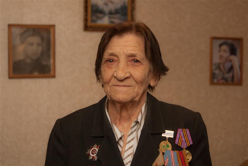 В Самаре сотрудники Росгвардии поздравили ветерана Великой Отечественной войны с Днем Победы